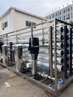 قیمت خوب سیستم RO صنعتی کنترل شده توسط PLC برای تصفیه آب بهینه آنلاین
