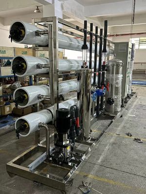 قیمت خوب آب شور با نمک بالا سیستم RO سیمنز PLC کنترل شده برای 5-45.C آب تغذیه آنلاین