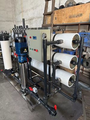 قیمت خوب سیستم RO تجاری 6000LPH برای فیلتراسیون آب حفاری آنلاین